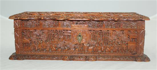 A Chinese export sandalwood rectangular box, mid 19th century, 26.5cm, hinges detached